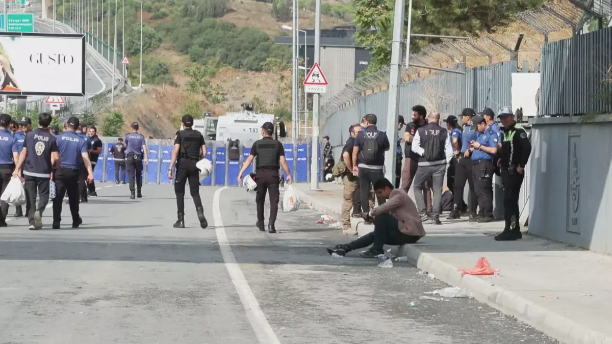 CHP İstanbul İl Binası’nda Güvenlik Önlemleri