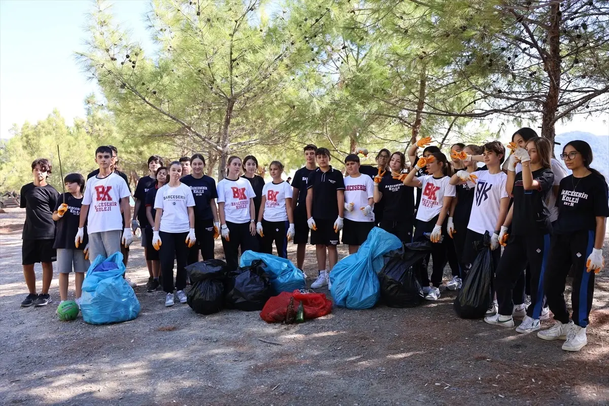 Marmaris’te Kıyı Temizliği Yapıldı