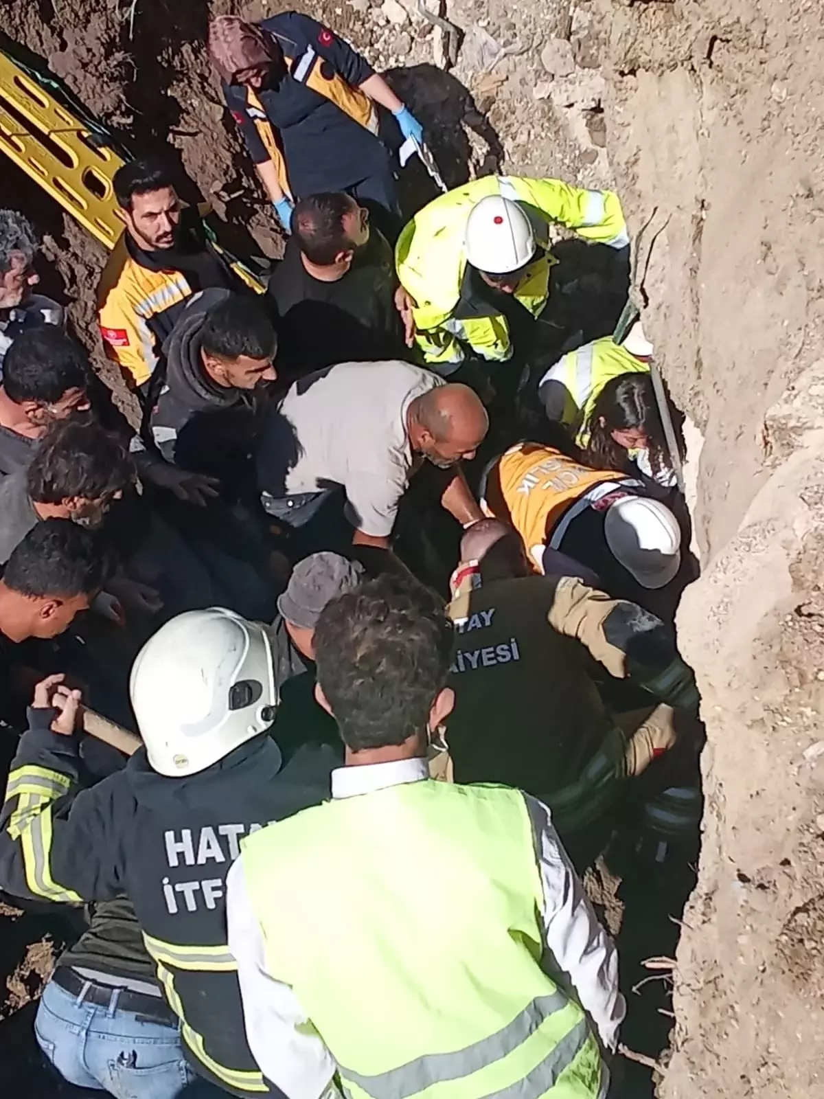 Hatay’da İşçi Toprak Kaymasında Yaralandı