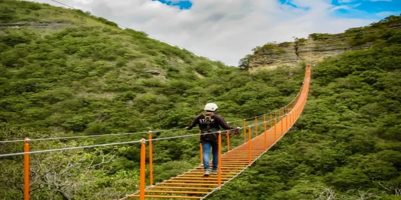 Kolombiya’da asma köprü turizmi dönemi