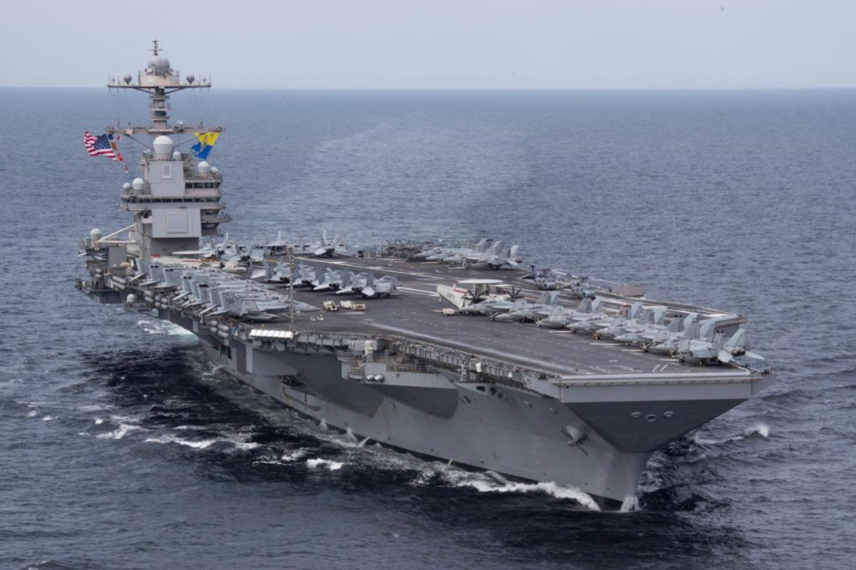 ABD’nin en büyük uçak gemisi Venezuela açıklarına yanaştı, 200 bin askere ‘savaş emri’ gitti