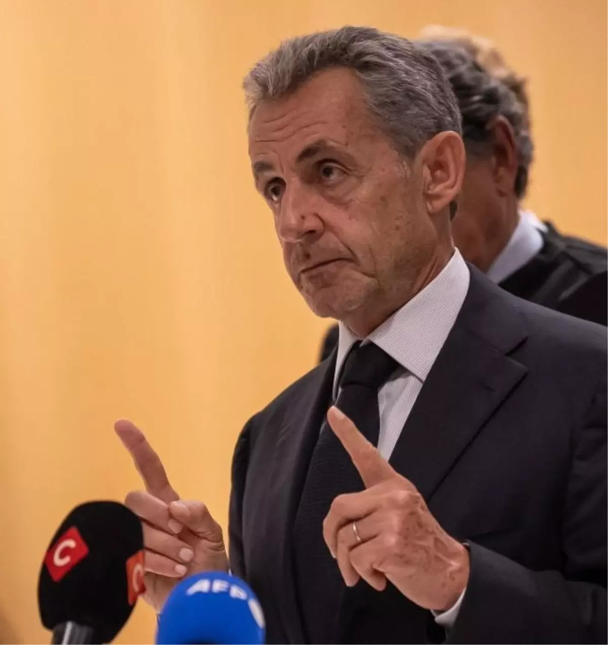 Nicolas Sarkozy Adli Kontrol Şartıyla Serbest Bırakıldı