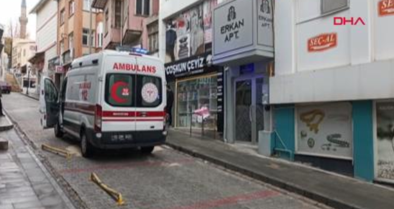 Ailesinin ulaşamadığı öğrenciyi polis uyandırdı