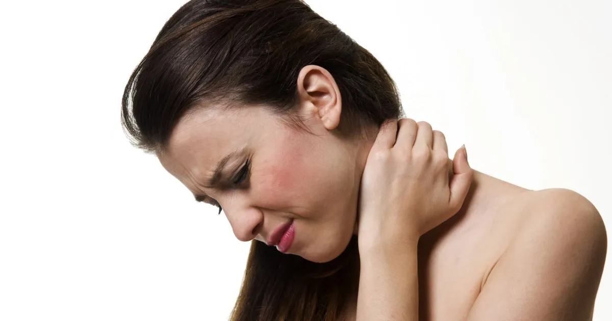 Akıllı telefon ve bilgisayar kullanımı boyun sağlığını tehdit ediyor