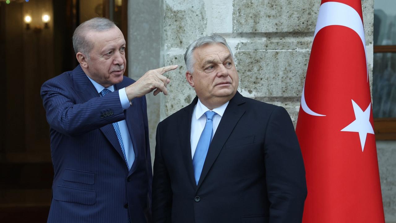 Cumhurbaşkanı Erdoğan, Macaristan Başbakanı Orban’ı resmi törenle karşıladı
