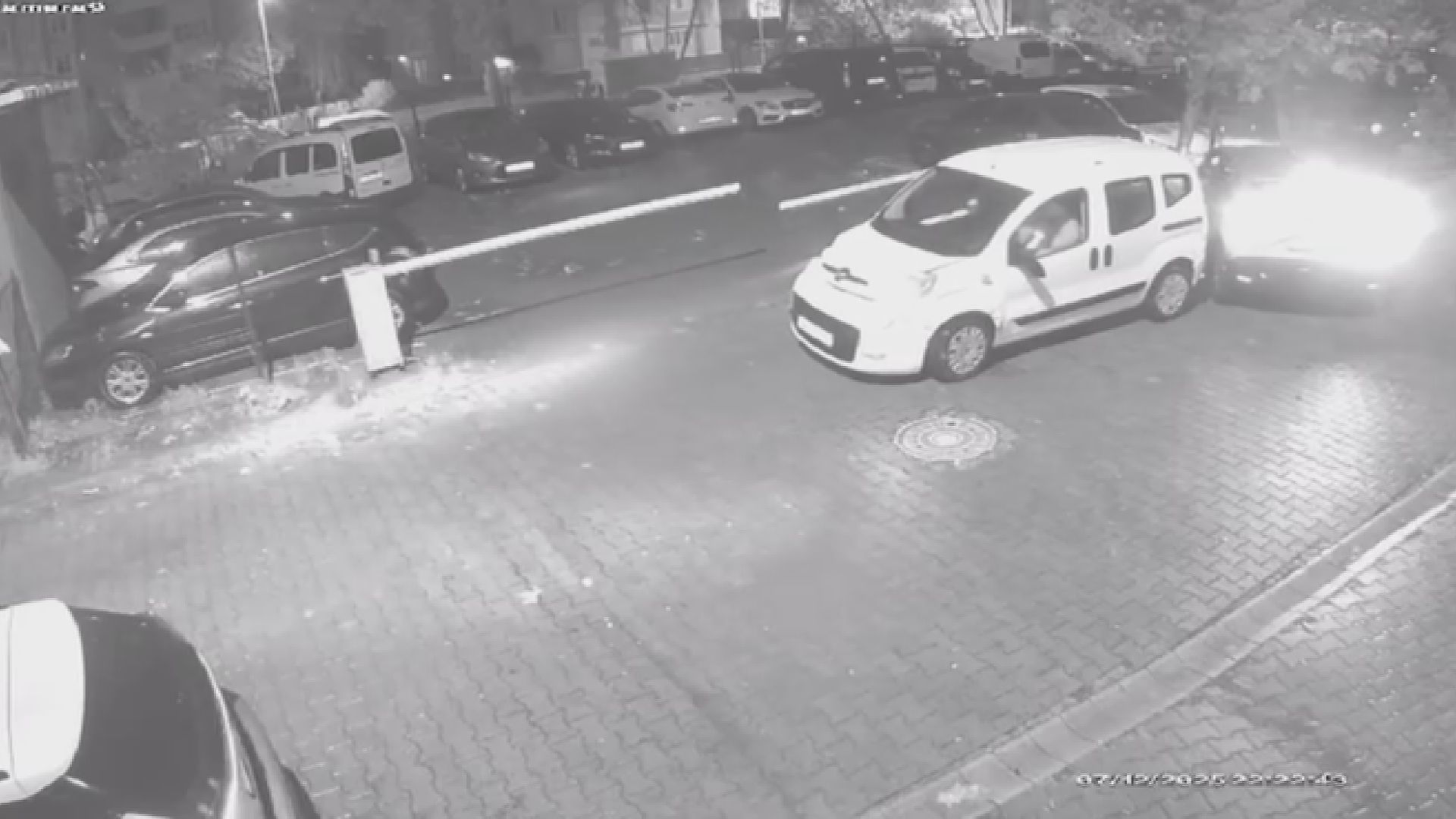 Pendik’te alkollü sürücü dehşeti. 2 kişiye ve 7 araca çarptı