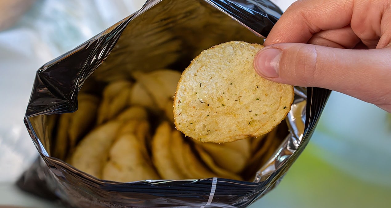‘Yemeyin’ uyarısı yayımlandı, popüler cipsler raflardan kaldırıldı