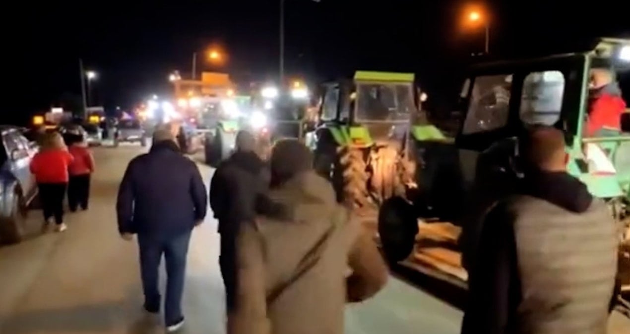 Yunanlı çiftçiler Türkiye sınırını kapattı