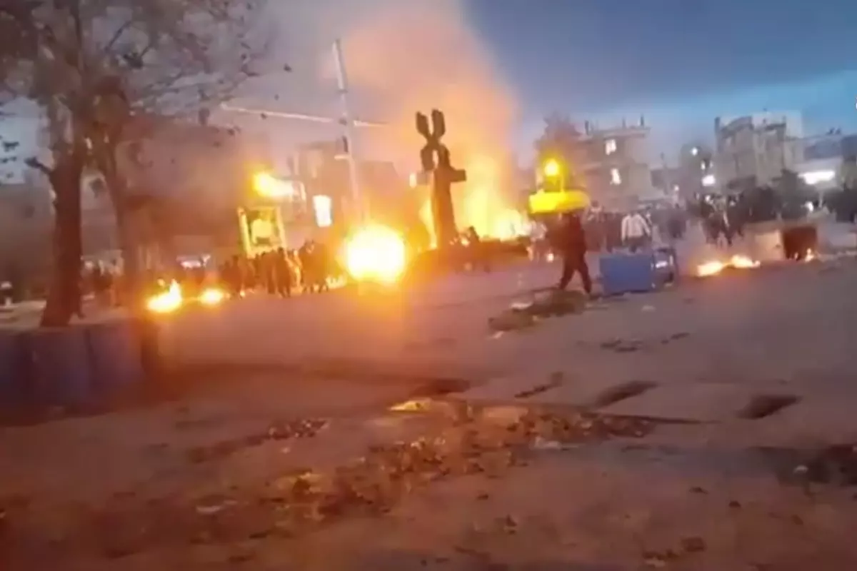 İran’da Ekonomik Protestolar Devam Ediyor
