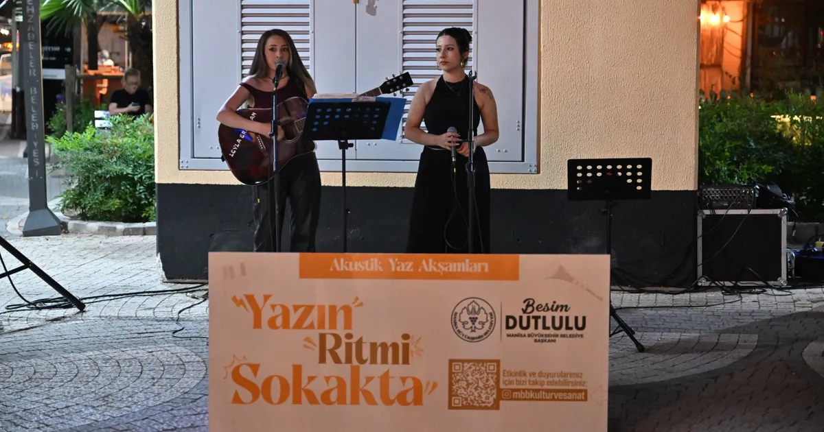Akustik yaz aksamlari ile muzigin ritmi manisada quWZ1Ys7
